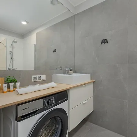 Apartament Cosy And Bright In With Furnished Balcony And Free Parking By Renters Dźwirzyno